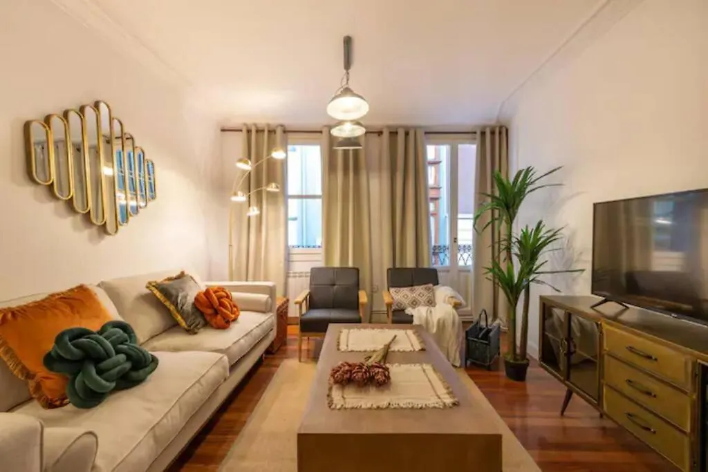Exclusivo Apartamento En El Casco Viejo contacts